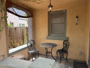 2310 E Helen St in Tucson, AZ - Building Photo - Building Photo