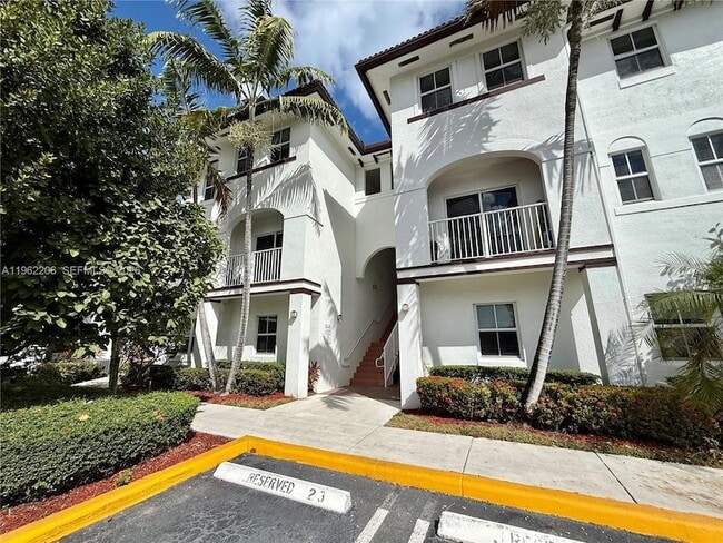 8960 NW 97th Ave, Unit 105 in Medley, FL - Building Photo - Building Photo