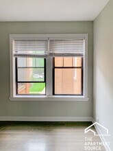 5059 N Damen Ave, Unit 2E in Chicago, IL - Building Photo - Building Photo