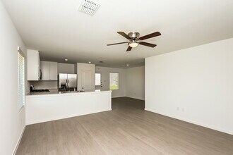 10728 Gun Barrel St, Unit 002-0813 in Fort Worth, TX - Foto de edificio - Building Photo