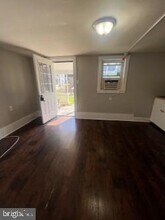 202 S Samuel St in Charles Town, WV - Building Photo - Building Photo
