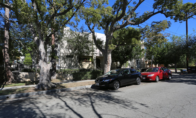 Raleigh Court Apartments in Glendale, CA - Foto de edificio - Building Photo