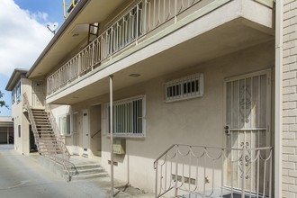 515 S Grevillea Ave in Inglewood, CA - Building Photo - Building Photo