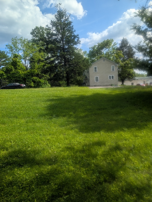 4899 N Old State Rd in Bloomington, IN - Foto de edificio - Building Photo