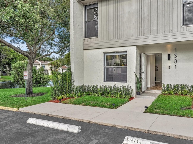 1381 NW 99th Ave in Pembroke Pines, FL - Building Photo - Building Photo