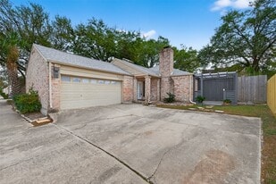 7735 Teal Run Dr in Houston, TX - Building Photo