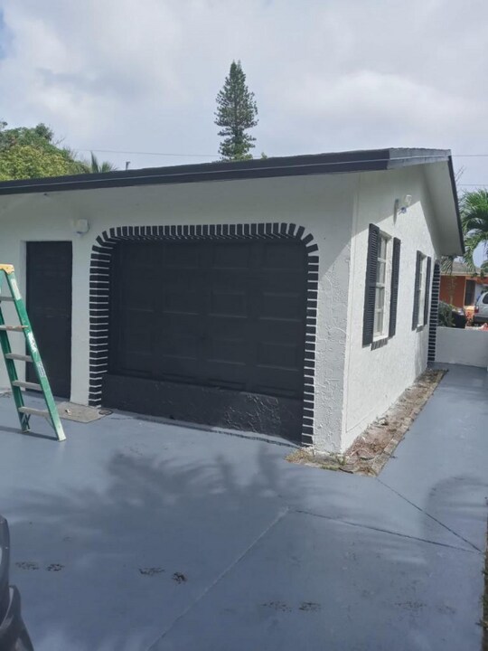671 SW 28th Way in Fort Lauderdale, FL - Foto de edificio