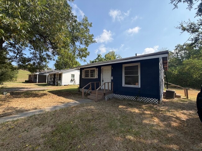 property at 809 S 16th St