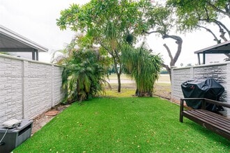 19230 Bob-O-Link Dr in Hialeah, FL - Building Photo - Building Photo