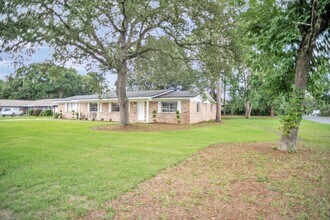 19 Magnolia Ave in Shalimar, FL - Building Photo - Building Photo