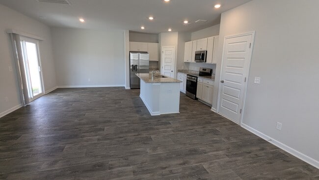 107 Bottlebrush Dr in Bloomingdale, GA - Building Photo - Building Photo