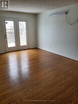 7 Town House Crescent in Brampton, ON - Building Photo