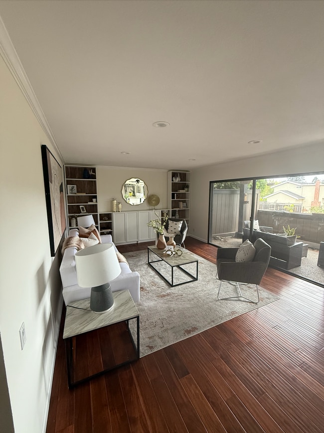 3372 La Mesa Dr, Unit 2 in San Carlos, CA - Foto de edificio - Building Photo