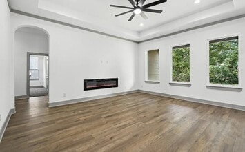 716 Oak Creek Dr in Hutchins, TX - Foto de edificio - Building Photo