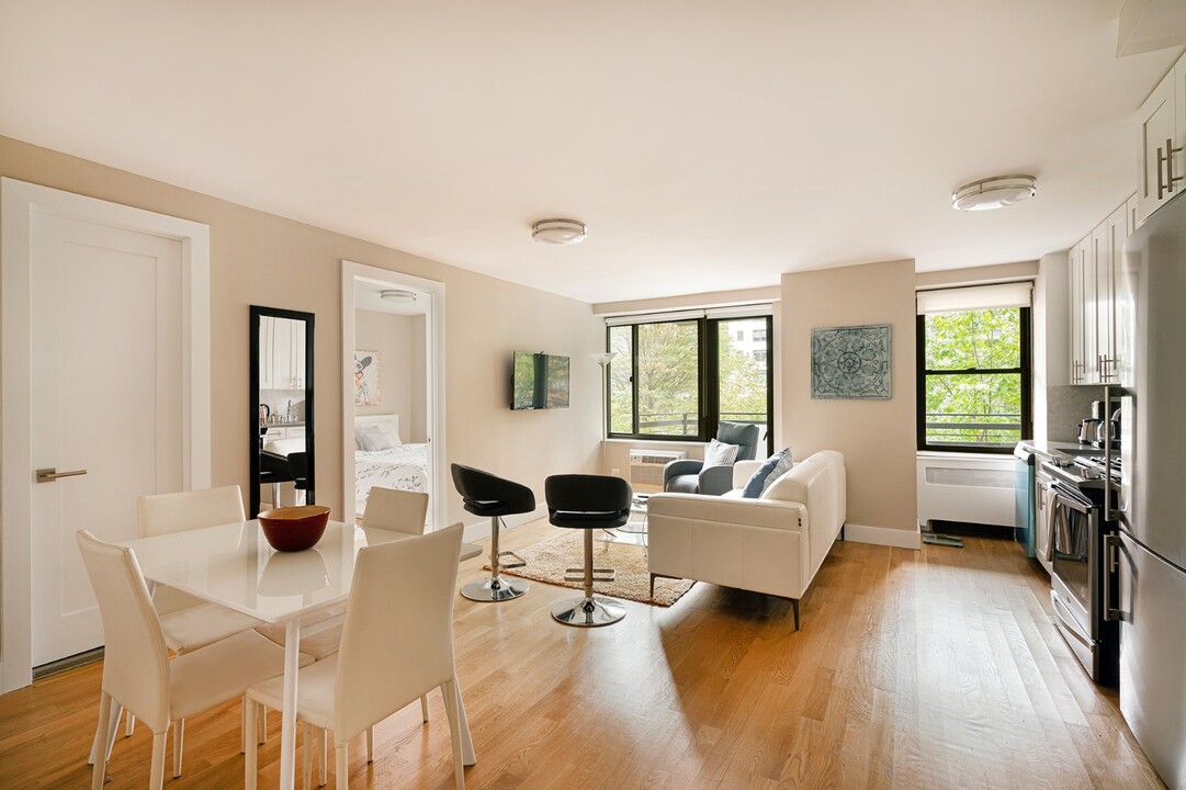 788 Columbus Ave in New York, NY - Building Photo