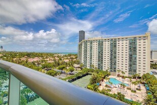 19380 Collins Ave, Unit 1002 in Sunny Isles Beach, FL - Building Photo