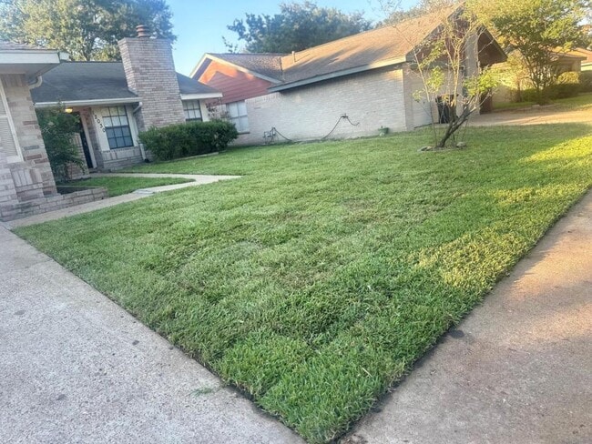 property at 12030 Hedgegate Dr