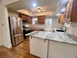 501 SE Miller St in Lee's Summit, MO - Building Photo - Building Photo