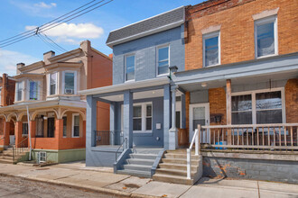 3219 Kennett Sq. in Pittsburgh, PA - Foto de edificio - Building Photo