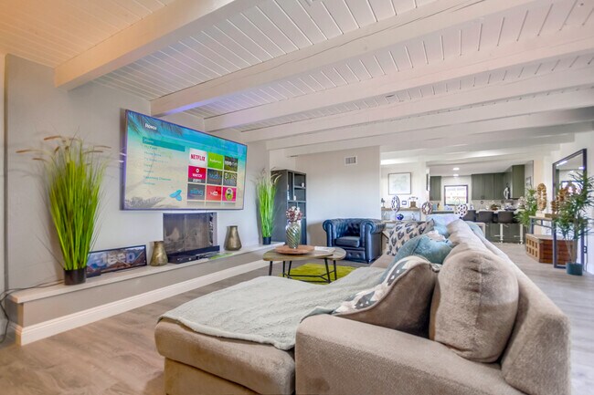 5551 Churchward St in San Diego, CA - Building Photo - Building Photo