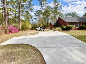 414 Zetterower Rd in Statesboro, GA - Foto de edificio - Building Photo
