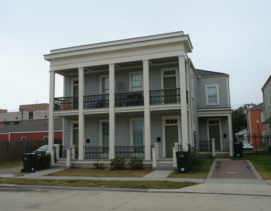 720 Adele Dr in New Orleans, LA - Foto de edificio