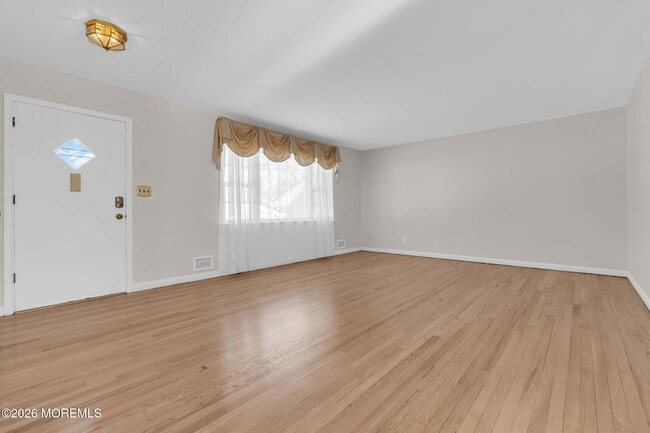 7 Klein St, Unit 9-9C203 in Ocean Township, NJ - Foto de edificio - Building Photo