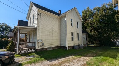 656 Kling St in Akron, OH - Foto de edificio - Building Photo