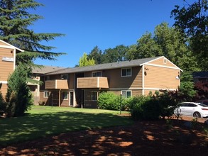 Erin Court in Beaverton, OR - Foto de edificio - Building Photo