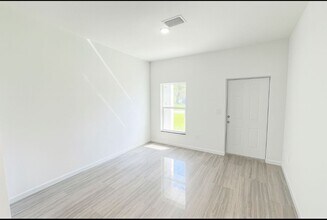 13043 Appleby Dr in Punta Gorda, FL - Building Photo - Building Photo