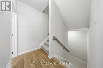 605 Bee Pollen Wy in Ottawa, ON - Building Photo - Building Photo