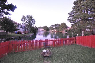 713 S Lake Cir in Chesapeake, VA - Building Photo - Building Photo