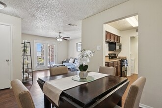 The Glen in Lewisville, TX - Building Photo - Building Photo