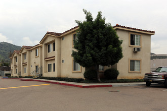 Shadowhill Apartments in Santee, CA - Building Photo - Building Photo