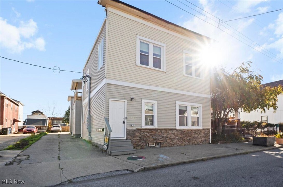 1277 W 67th St in Cleveland, OH - Building Photo
