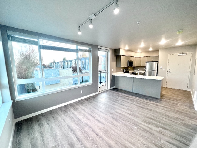 2330 Yakima Ct, Unit D304 in Tacoma, WA - Building Photo - Building Photo