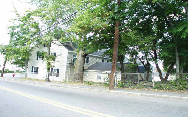 58 Moore St in Lowell, MA - Foto de edificio