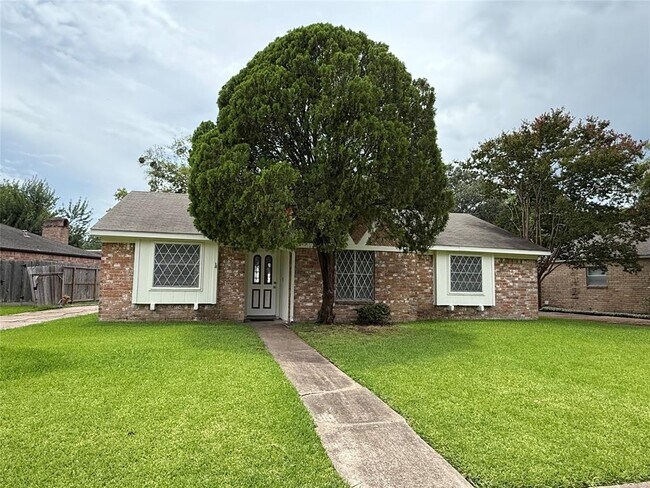 property at 2206 Round Lake Dr