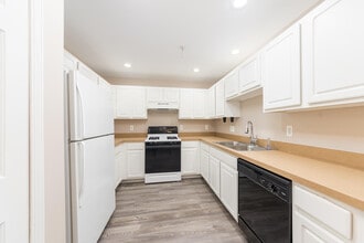 695 River Park Village Blvd in Northville, MI - Building Photo - Building Photo