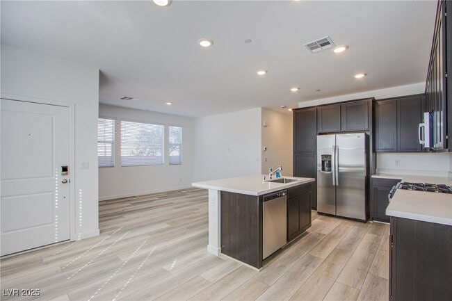 2527 Venetia Pointe St in Henderson, NV - Building Photo - Building Photo