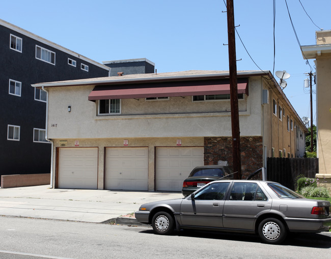 1417 E 3rd St in Long Beach, CA - Foto de edificio - Building Photo