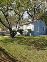 8104 Wickham Ave in Newport News, VA - Building Photo