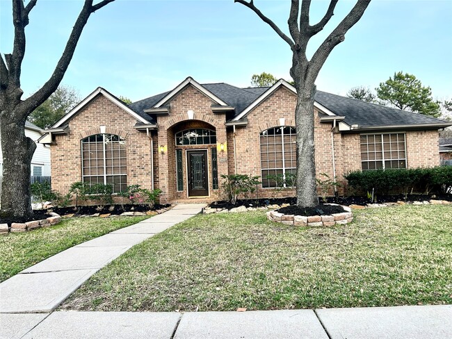 16807 Laguna Springs Dr in Houston, TX - Building Photo - Building Photo