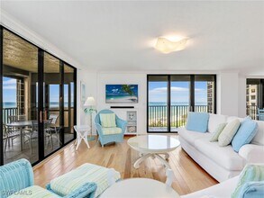10851 Gulf Shore Dr in Naples, FL - Building Photo - Building Photo