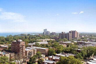 2231 E 67th St in Chicago, IL - Foto de edificio - Building Photo