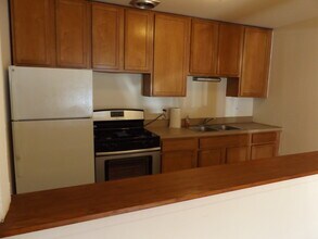 710 W Huntington Commons Rd in Mount Prospect, IL - Building Photo - Building Photo