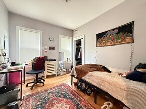 73 Newbury St, Unit 2 in Somerville, MA - Building Photo - Building Photo