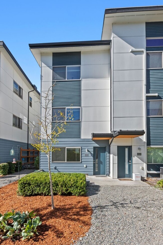 4244 S Greenbelt Station Dr in Seattle, WA - Foto de edificio - Building Photo
