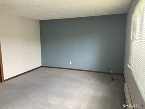 389 King Street in Bristol, CT - Building Photo - Building Photo