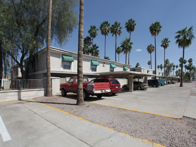 McClintock Townhomes in Tempe, AZ - Building Photo - Building Photo